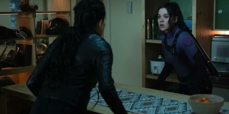 Kate Bishop em Gavião Arqueiro