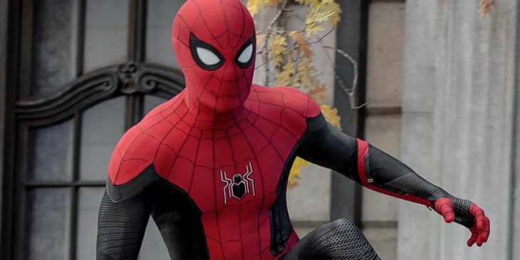 Tom Holland como Homem-Aranha