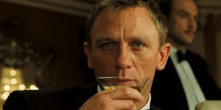 Daniel Craig como James Bond