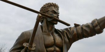 Estátua de Zoro em One Piece