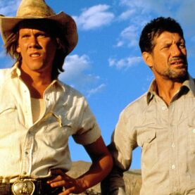 Kevin Bacon e Fred Ward em O Ataque dos Vermes Malditos
