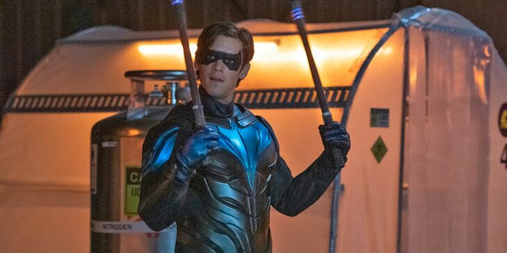 Brenton Thwaites em Crise nas Infinitas Terras