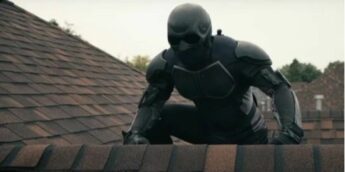 Black Noir sem máscara em The Boys