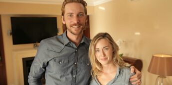 Ashley Johnson e Troy Baker em The Last of Us
