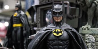 Ovicio-Batman-de-Michael-Keaton-Hot-Toys