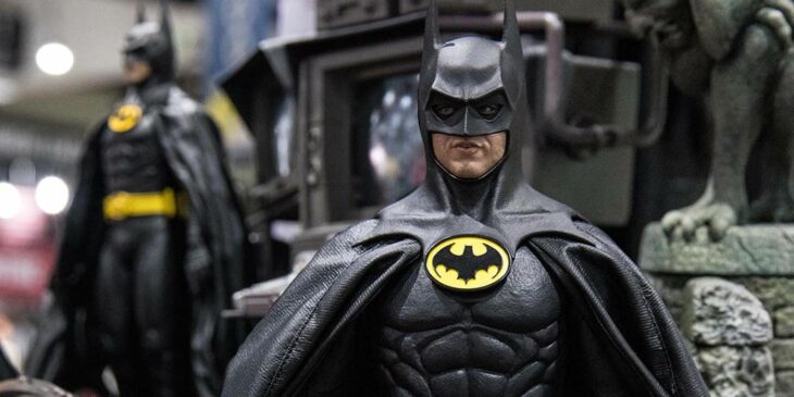 Ovicio-Batman-de-Michael-Keaton-Hot-Toys