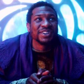 Jonathan Majors como Kang