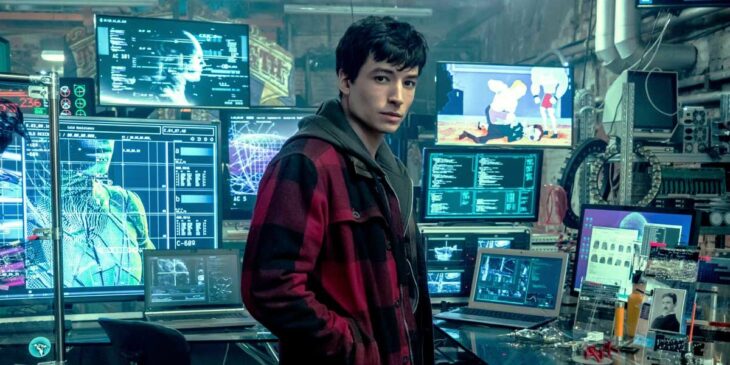 Ezra Miller pede desculpas