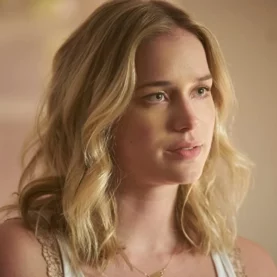 Elizabeth Lail