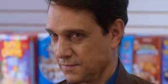 Ralph Macchio como Daniel LaRusso em Cobra Kai