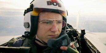 LEWIS-PULLMAN-em-Top-Gun-3