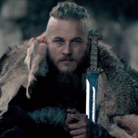 Travis Fimmel em Duna