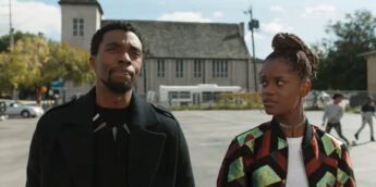 Chadwick Boseman e Letitia Wright em Pantera Negra