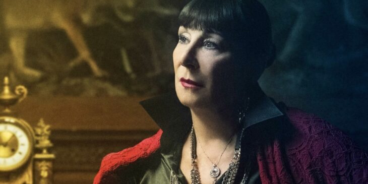 Anjelica Huston em John Wick