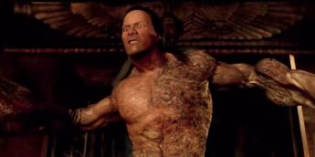 The Rock como Escorpião Rei em O Retorno da Múmia