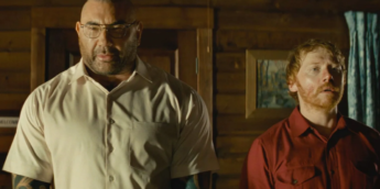 Dave Bautista em Batem à Porta