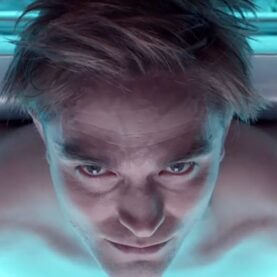 Mickey-17-Robert-Pattinson
