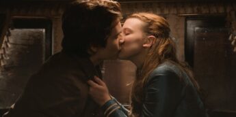 Beijo de Enola Holmes