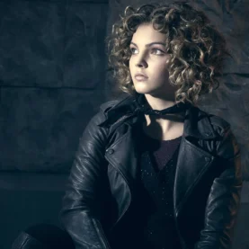 Camren Bicondova