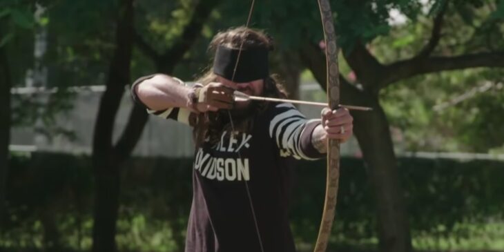 jason-momoa-arco-e-flecha-CBS-habilidades