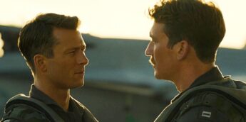 Glenn Powell em Top Gun: Maverick