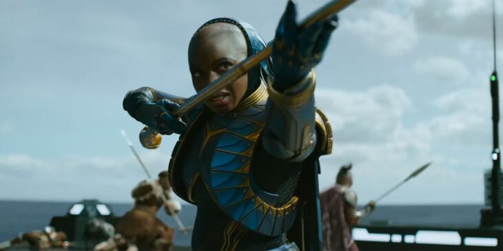 Okoye em Pantera Negra: Wakanda para Sempre