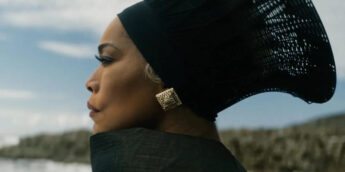 Angela Bassett em Pantera Negra 2