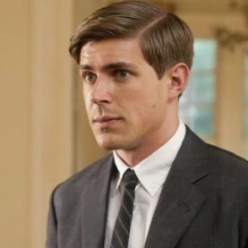 Chris Lowell