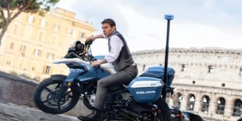 Ethan Hunt de moto em Missão: Impossível 7