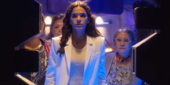 Bruna Marquezine de Besouro Azul