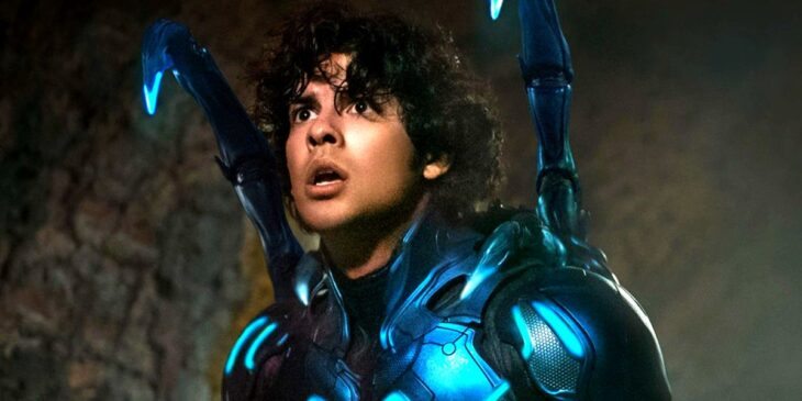 Xolo Maridueña assustado como Besouro Azul
