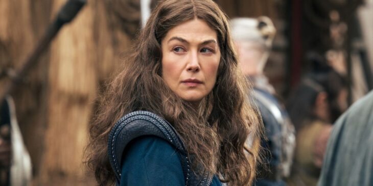 Rosamund Pike na série A Roda do Tempo