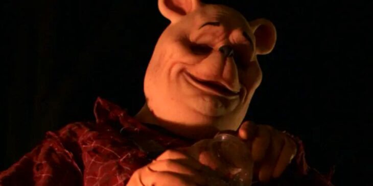 Ursinho Pooh sob luz em Sangue e Mel
