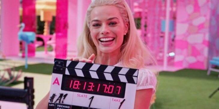 Margot Robbie no set de Barbie