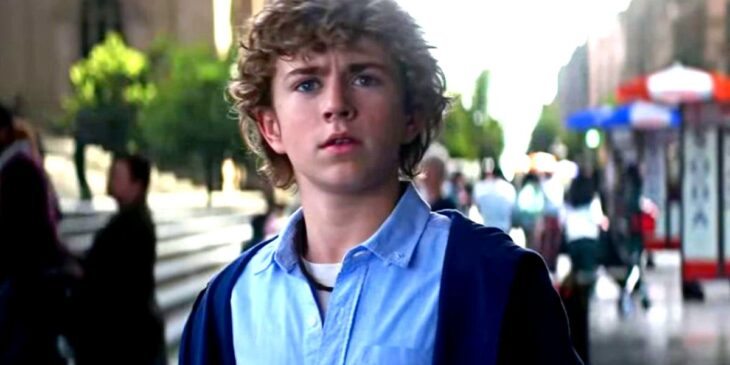 Walker Scobell espantado em Percy Jackson