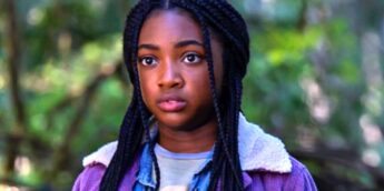 Leah Sava Jeffries em cena de Percy Jackson