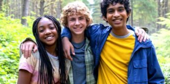 Trio de Percy Jackson no Acampamento Meio-Sangue