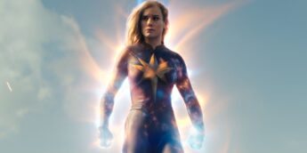 Capitã Marvel usando poderes em As Marvels