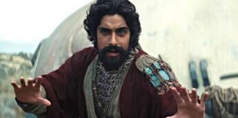 Eman Esfandi como Ezra Bridger na série Ahsoka