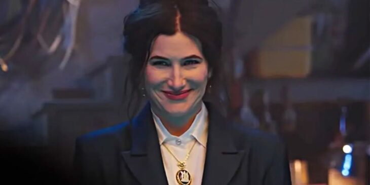 Kathryn Hahn na série Agatha