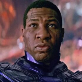 Jonathan Majors caracterizado como Kang, da Marvel