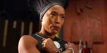 Angela Bassett em Pantera Negra Wakanda Para Sempre