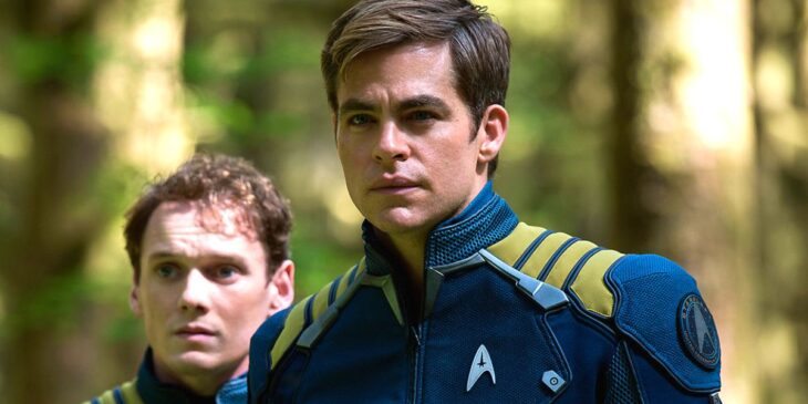 Chris Pine e colega de elenco em Star Trek