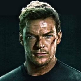 Alan Ritchson na série Reacher