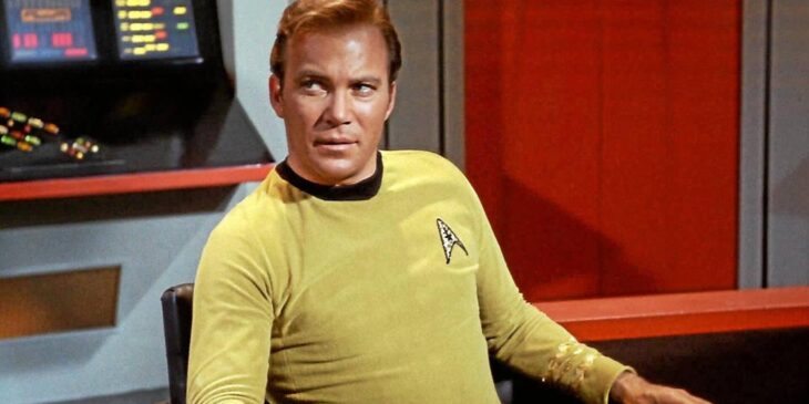 William Shatner como Capitão Kirk