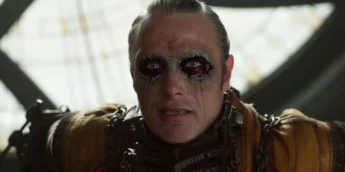 Mads Mikkelsen como Kaecilius em Doutor Estranho