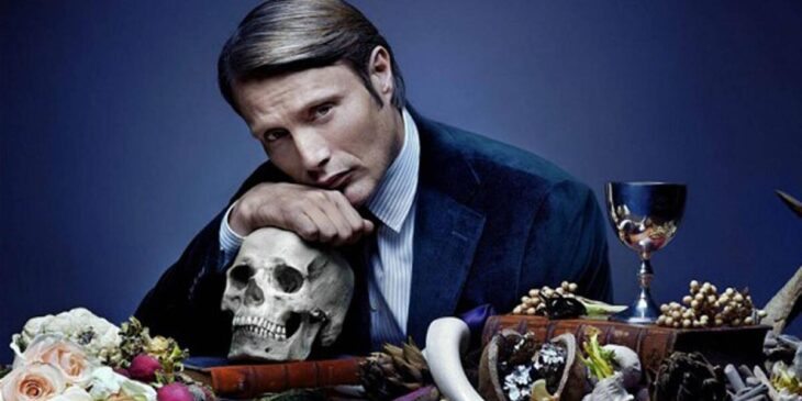 Mads Mikkelsen como Hannibal