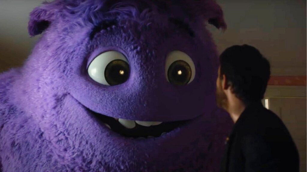 Ryan Reynolds diante de monstro em Amigos Imaginários