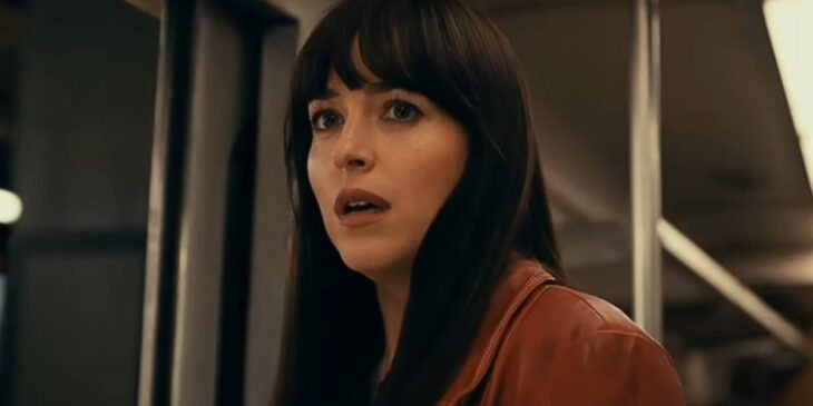 Dakota Johnson em cena de tensão de Madame Teia
