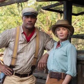 Dwayne Johnson e Emily Blunt em Jungle Cruise
